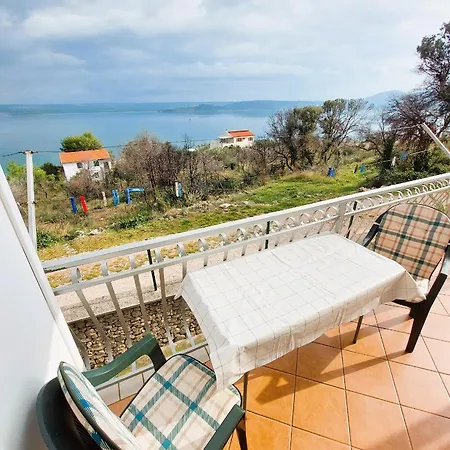 Apartment Bay Serenity - Raslina