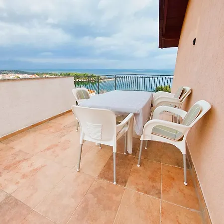 Apartment Bay Serenity - Raslina