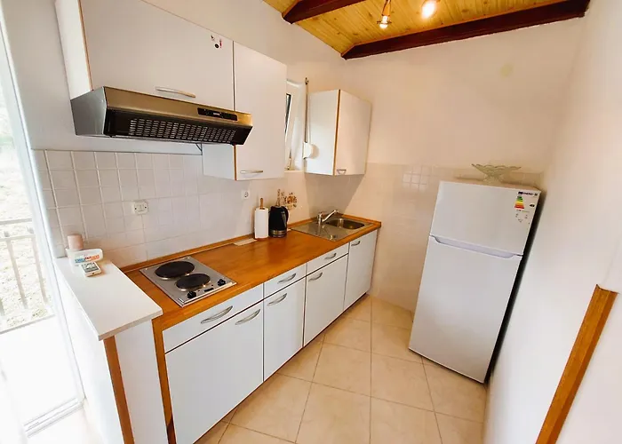 Bay Serenity - Apartment Raslina